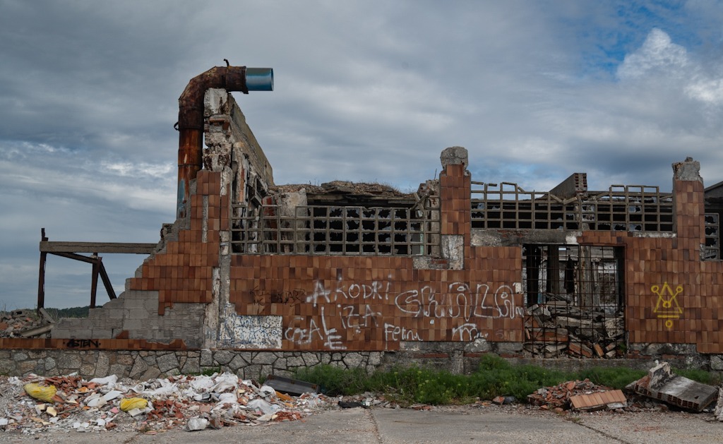 Ruine der alten Muschelreinigungsfabrik von Aguiño