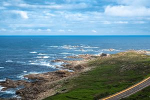Grundmauern des alten Faro de Cabo Silleiro