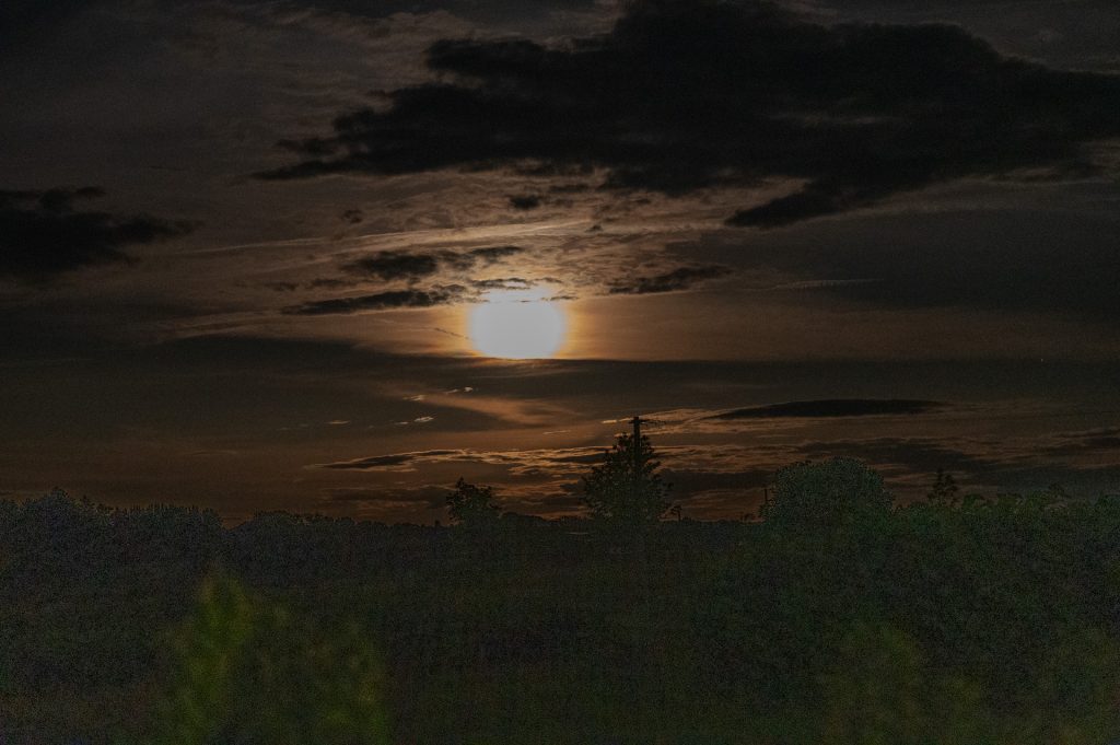 Es wird Nacht Wohnbmobilstellplaz Messeix